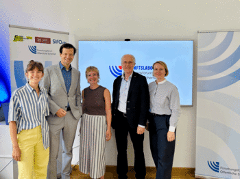 Gäste mit dem Team des Zukunftslabors