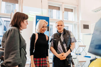 Besuchende des ZLab (© ECDF/PR/berlin-eventfotograf.de)