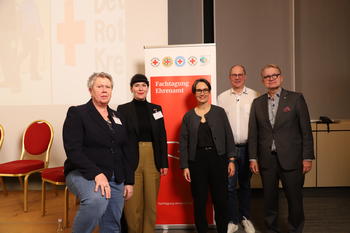 Dr. Heike Spieker, Dr. Naomi Shulman, Alexandra Rüth, Andreas Paatz, Hartmut Krabs-Höhler (v. l.) bei der DRK Fachtagung