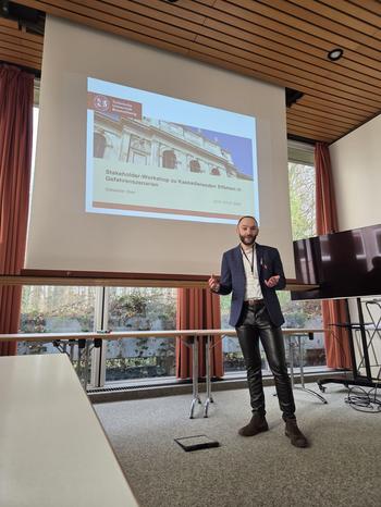 Sebastian Sterl (TU Braunschweig) bei der Einführung in das Thema