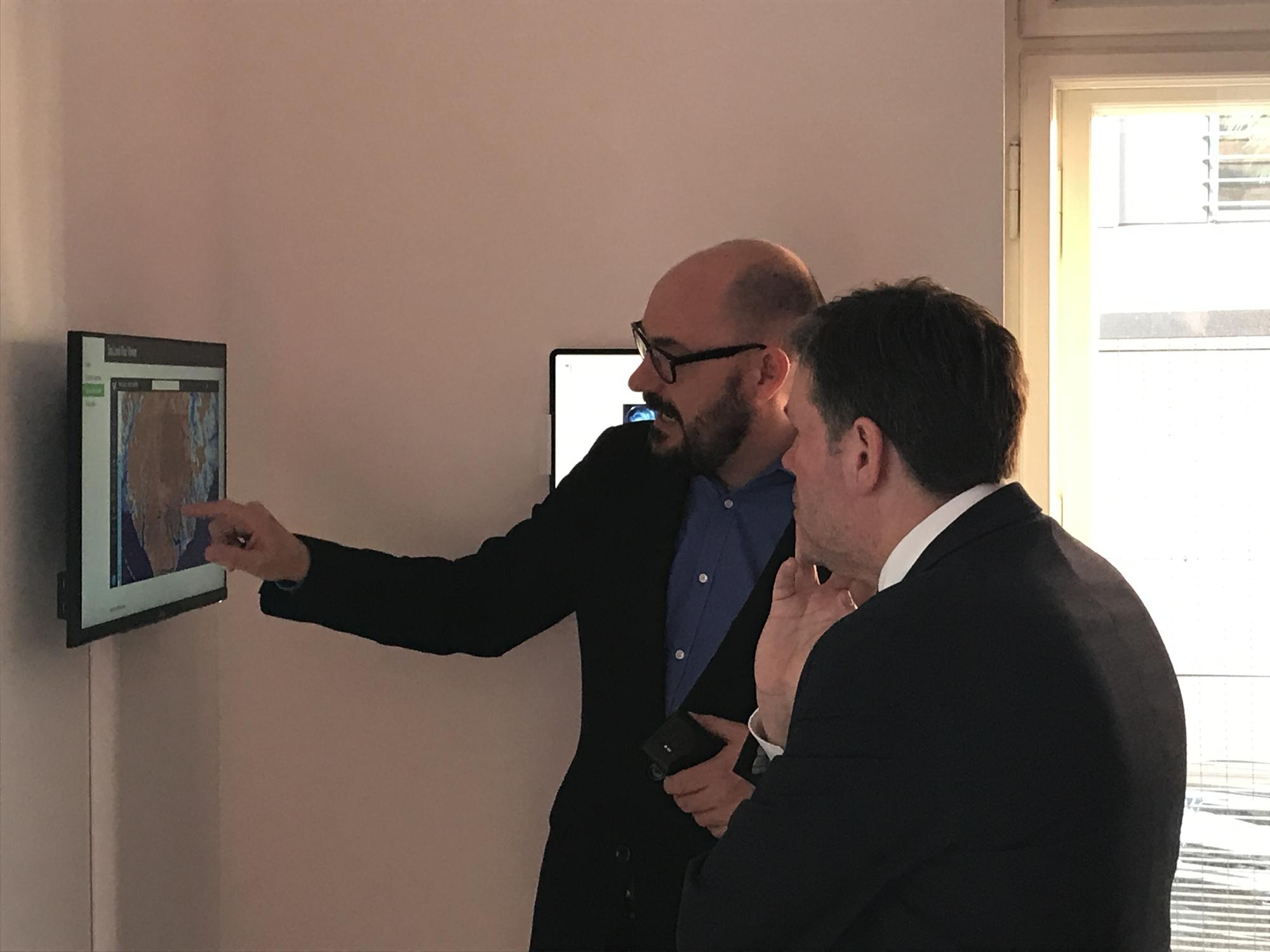 StS Akmann und Prof. Gerhold im Zukunftslabor Sicherheit