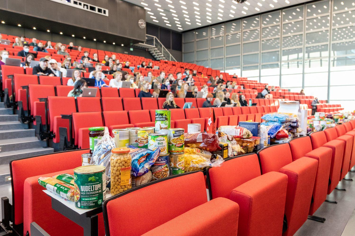 Lebensmittelspenden von Studierenden der TU Braunschweig (Bild: Kristina Rottig/TU Braunschweig)