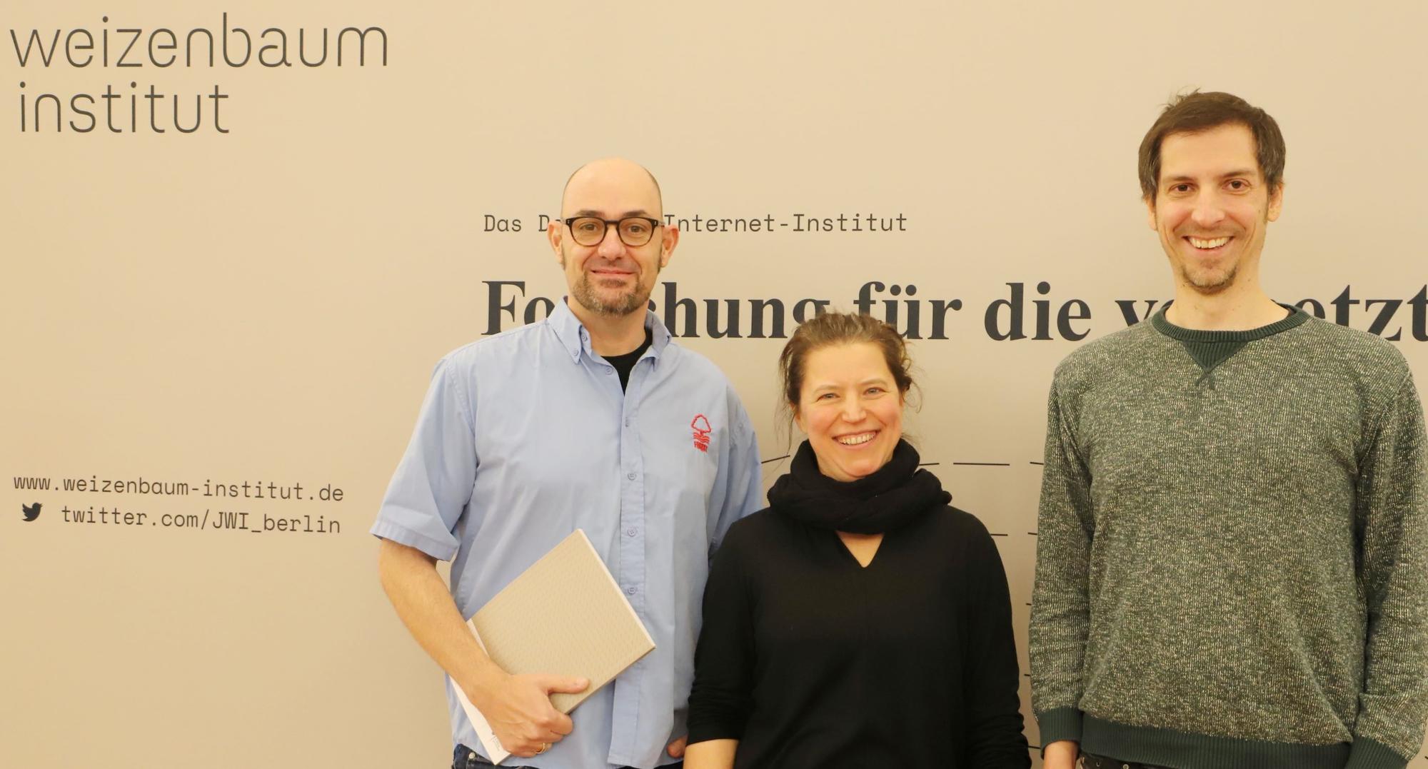 Prof. Dr. Lars Gerhold mit Jana Pinheiro Goncalves und Dr. Thomas Kox