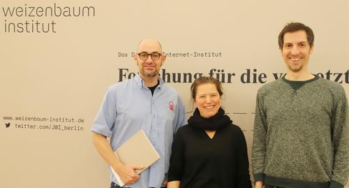 Prof. Dr. Lars Gerhold mit Jana Pinheiro Goncalves und Dr. Thomas Kox