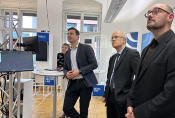Ann-Kathrin Lindner, PSt. Mario Brandenburg, Prof. Dr.-Ing. Jochen Schiller, Prof. Dr. Lars Gerhold (v.l.n.r.)