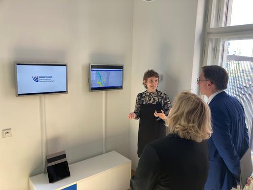 Ann-Kathrin Lindner mit den MdBs Sandra Bubendorfer-Licht und Dr. Thorsten Lieb (v.l.n.r.)