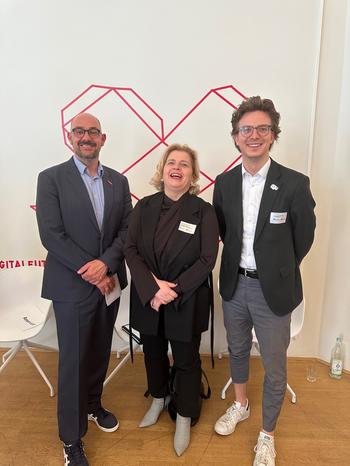 Prof. Dr. Lars Gerhold mit den Steuerungskreis-Mitgliedern MdB Sandra Bubendorfer-Licht und MdB Leon Eckert
